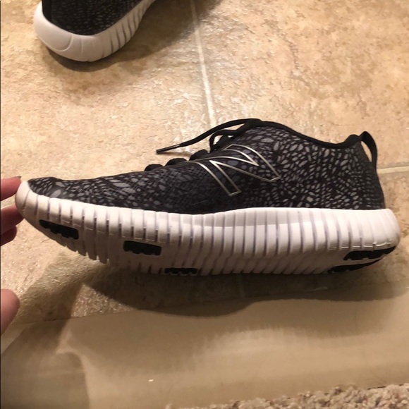 New balance shoes - Picture 3 of 5